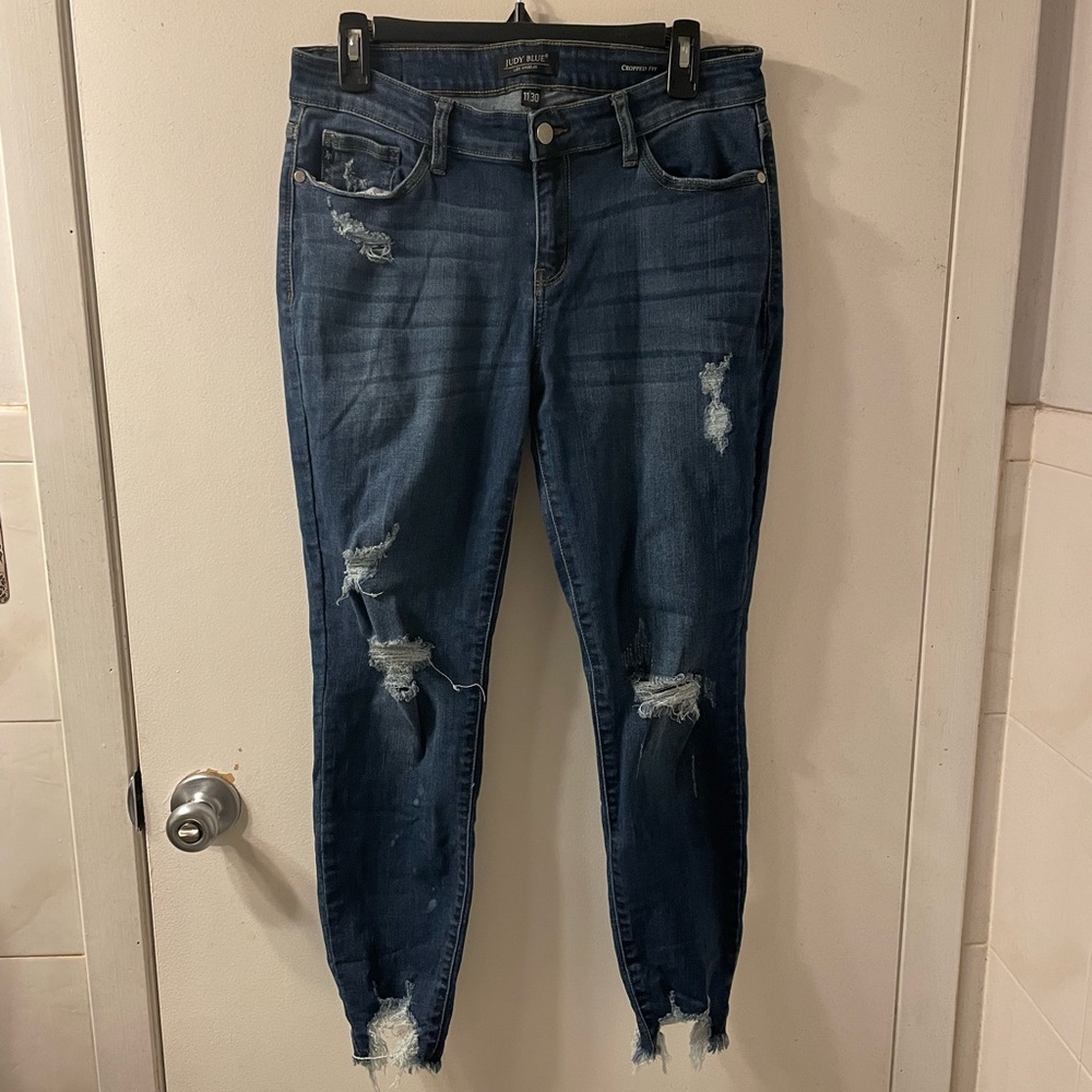 Judy Blue distressed cropped fit jeans